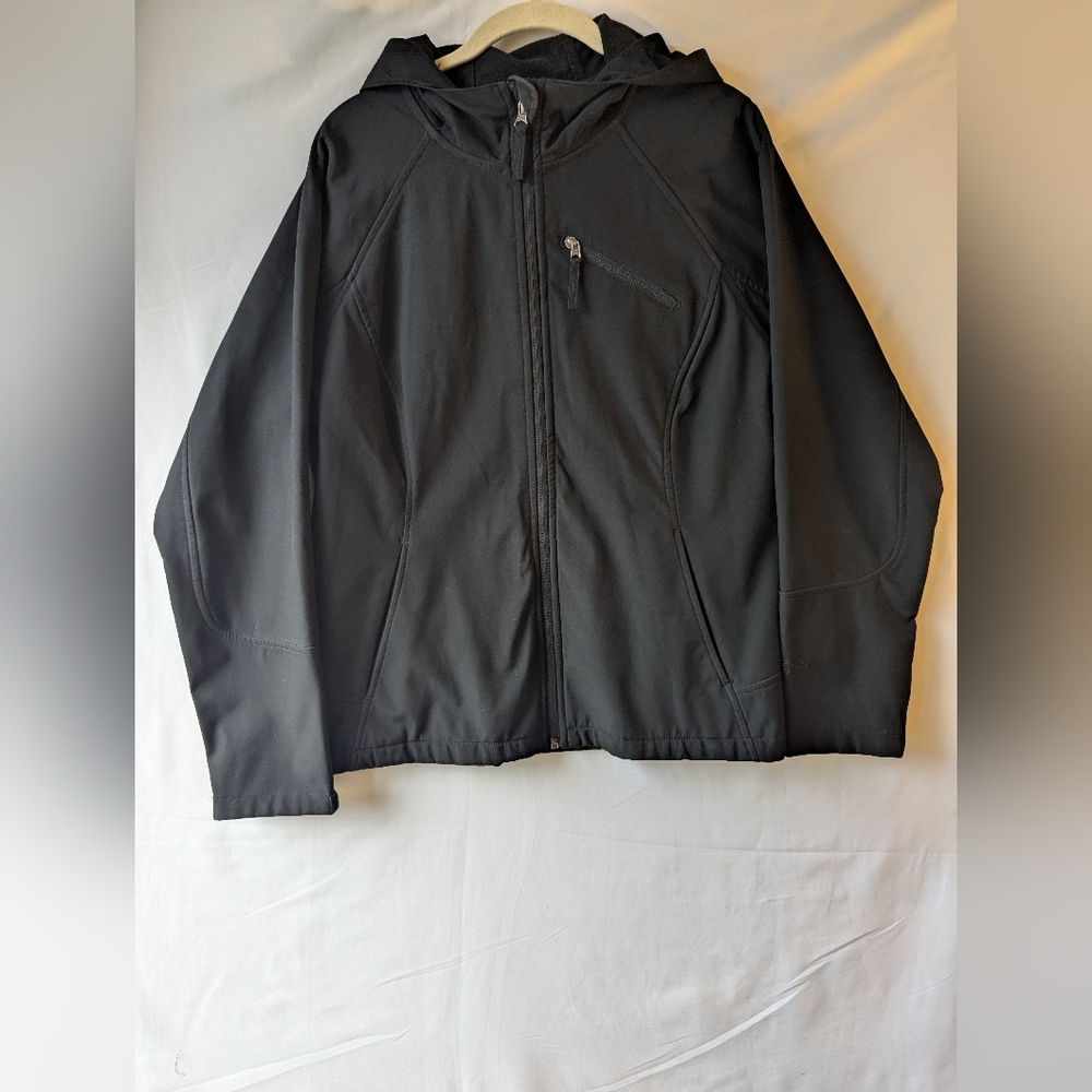 Free Tech Men's Performance Jacket in Black with Hood